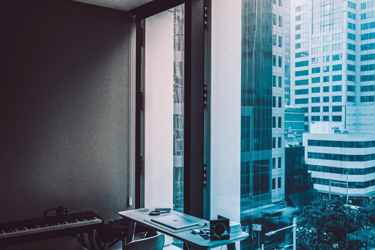 hotel room with city view for new york stay