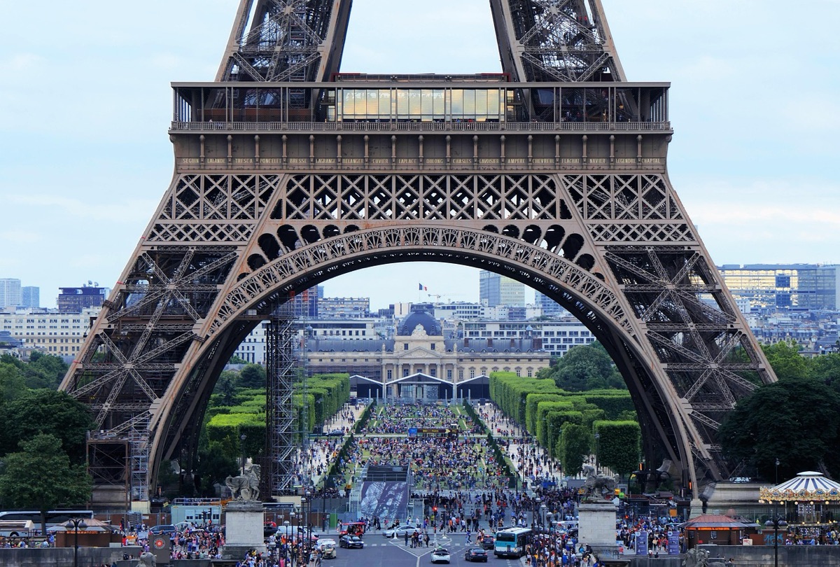 torre eiffel à noite